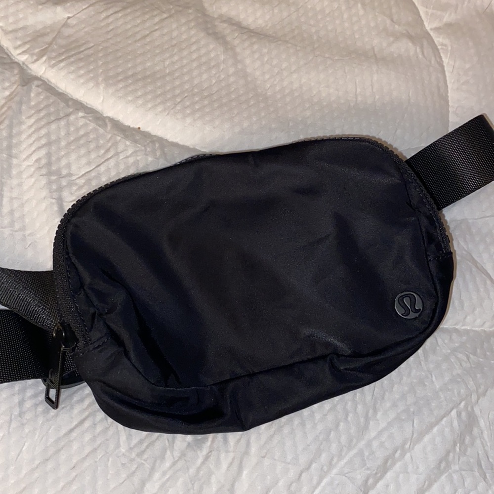 Brand new lululemon belt bag Fanny pack black